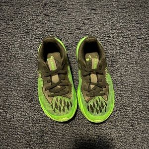 Little boys Under Armour Sneakers